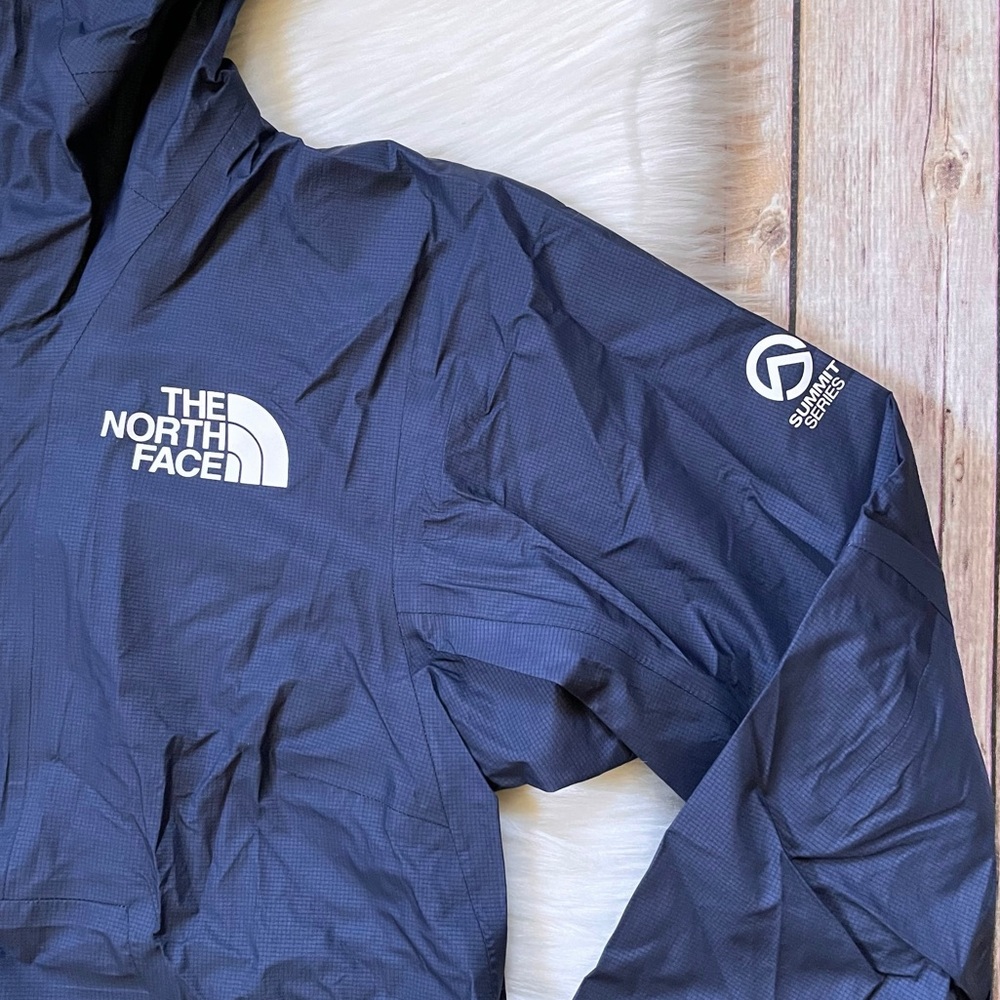 The North Face Women’s Summit L5 VRT FUTURELIGHT Pullover Shell In Shady Blue - Picture 3 of 11